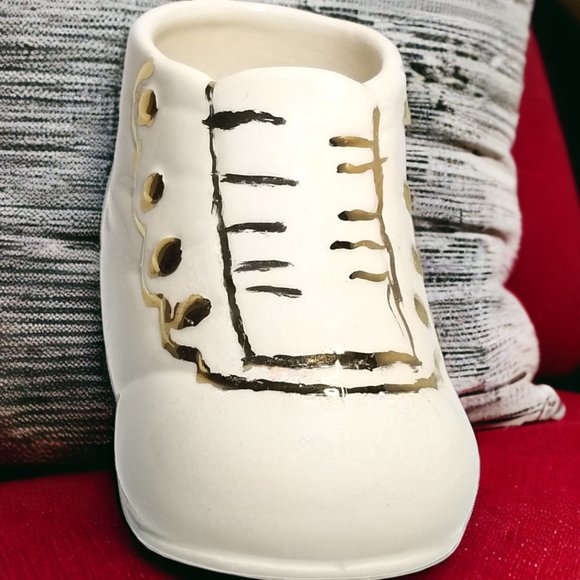 Vintage Porcelain Baby Bootie Shoe Handmade & Hand Painted Keepsake W/ Gold Trim - Picture 2 of 9